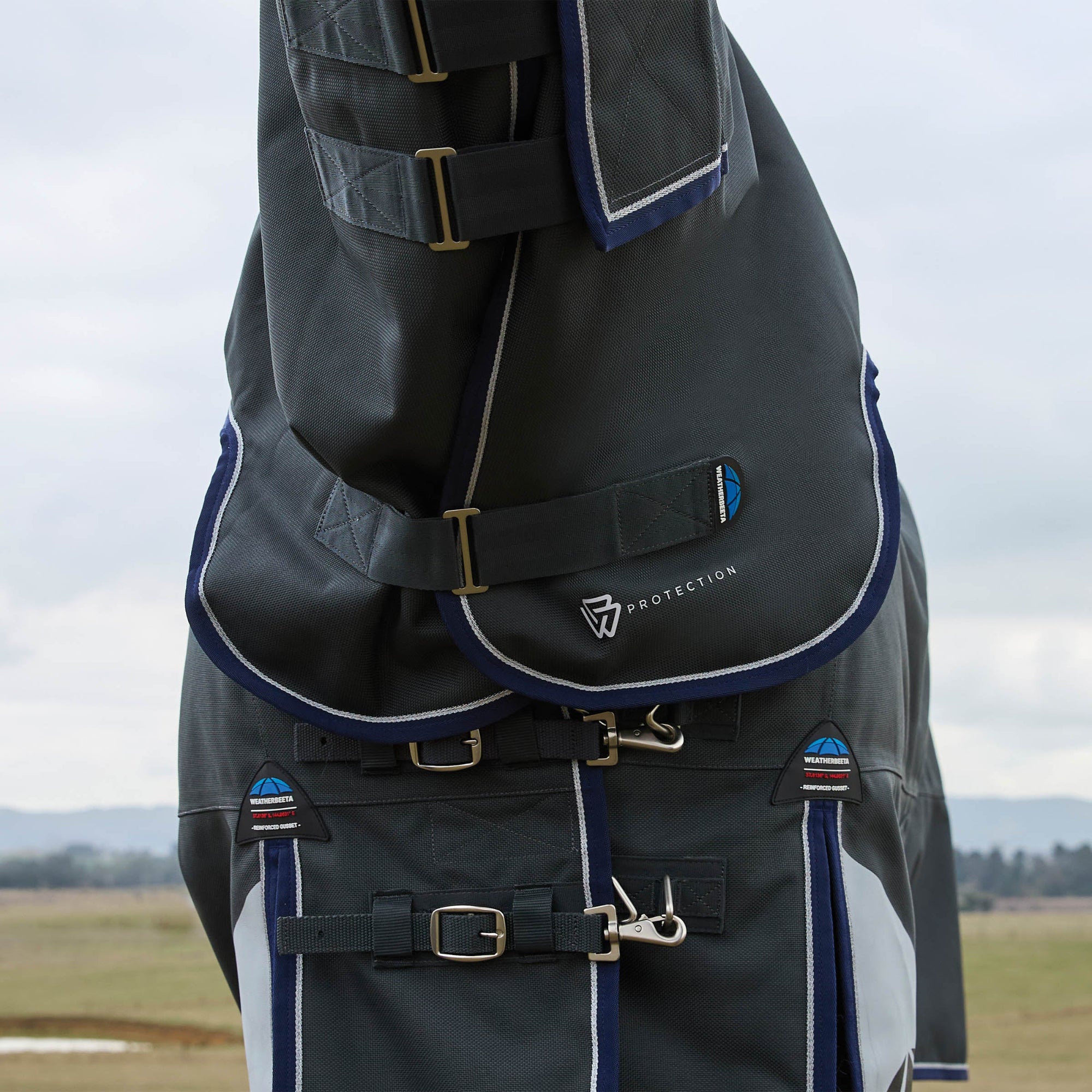 Weatherbeeta Comfitec Ultra Turnout Detacha Neck Rug - Medium Lite 100G