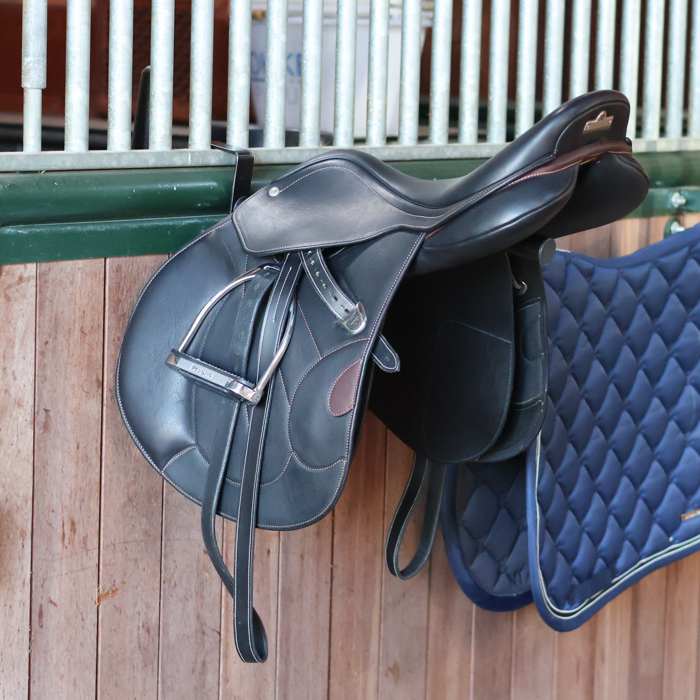 Lami-Cell Portable Folding Saddle Rack